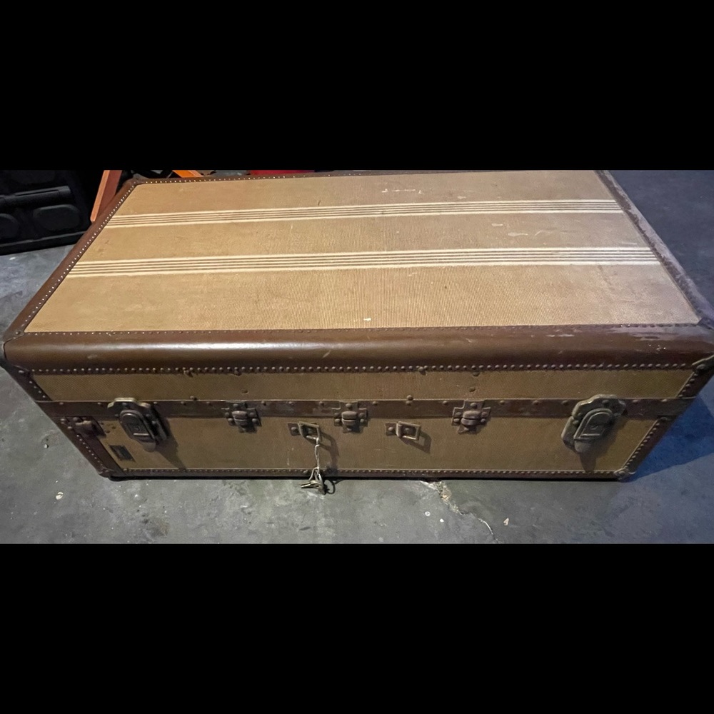 1920’s-30’s vintage Hartmann Steamer Trunk